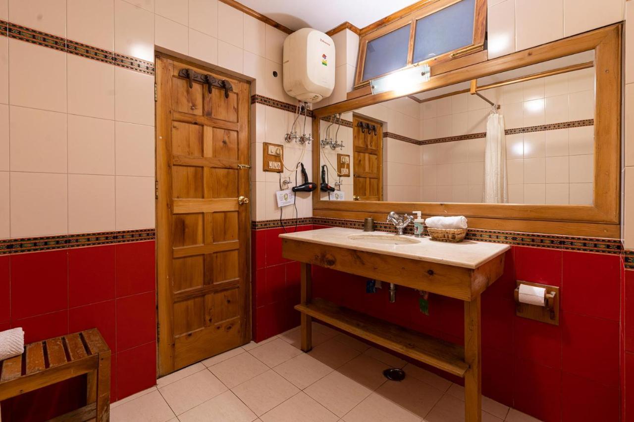 Stayvista At Casa Bella Vista- Mall Road Manāli Екстериор снимка